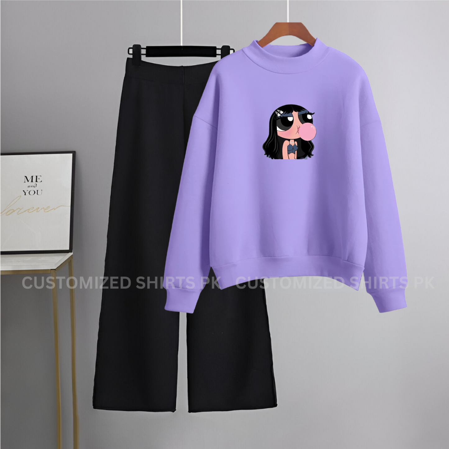 Cute Girl Lalic Sweatshirt & Black Flapper